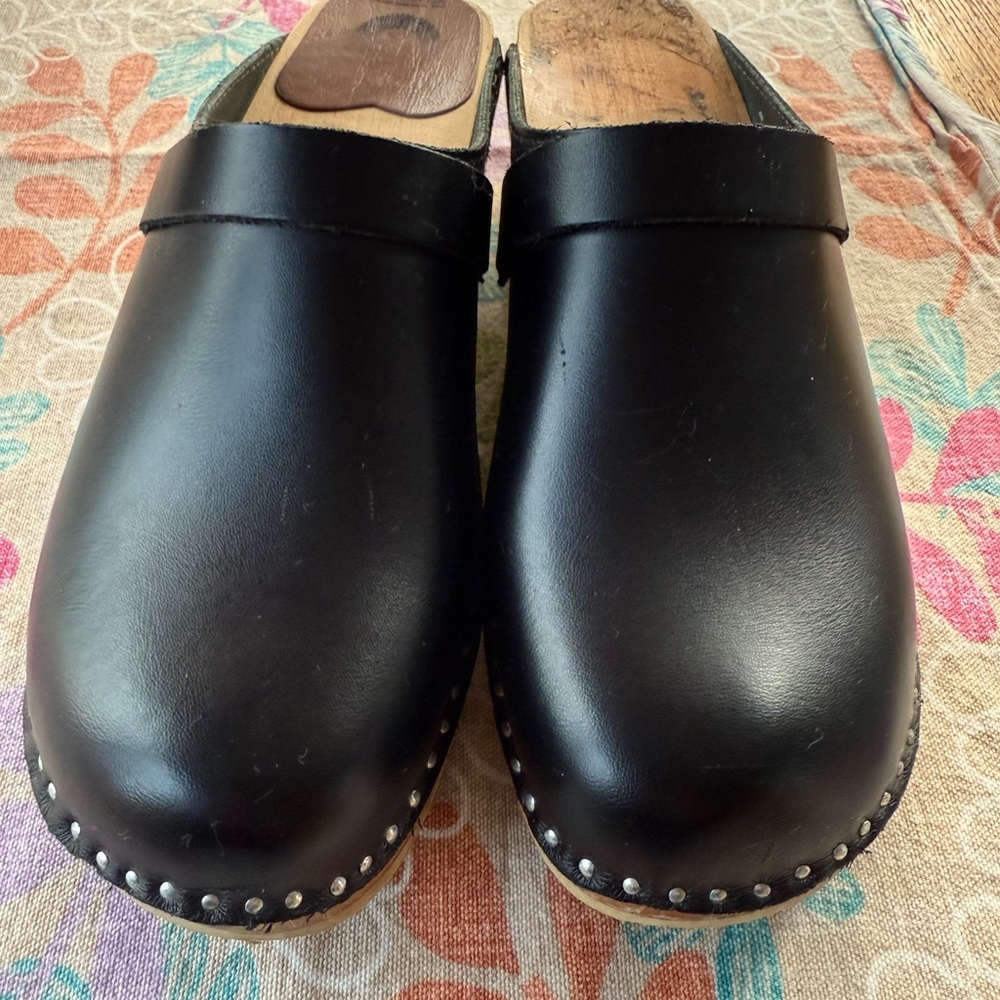 Black Leather Troentorp Clogs, size 37